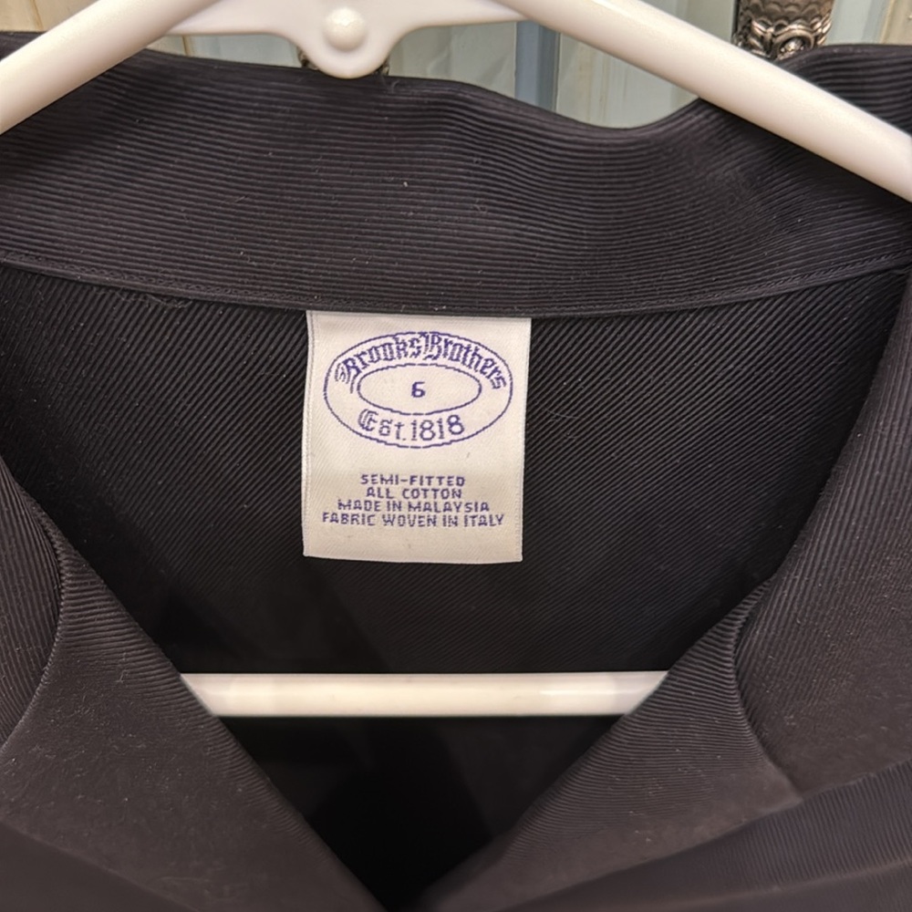 Brooks Brothers black semi fitted blouse- French cuffs Size 6 - Picture 2 of 4
